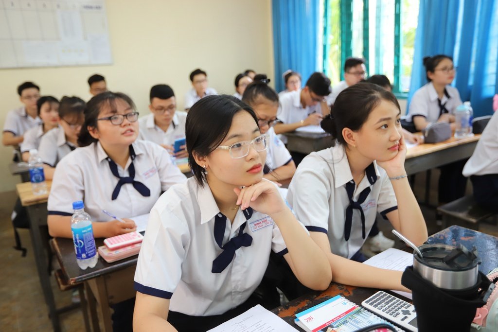 Thí sinh trượt tốt nghiệp THPT năm 2024 phải làm sao?